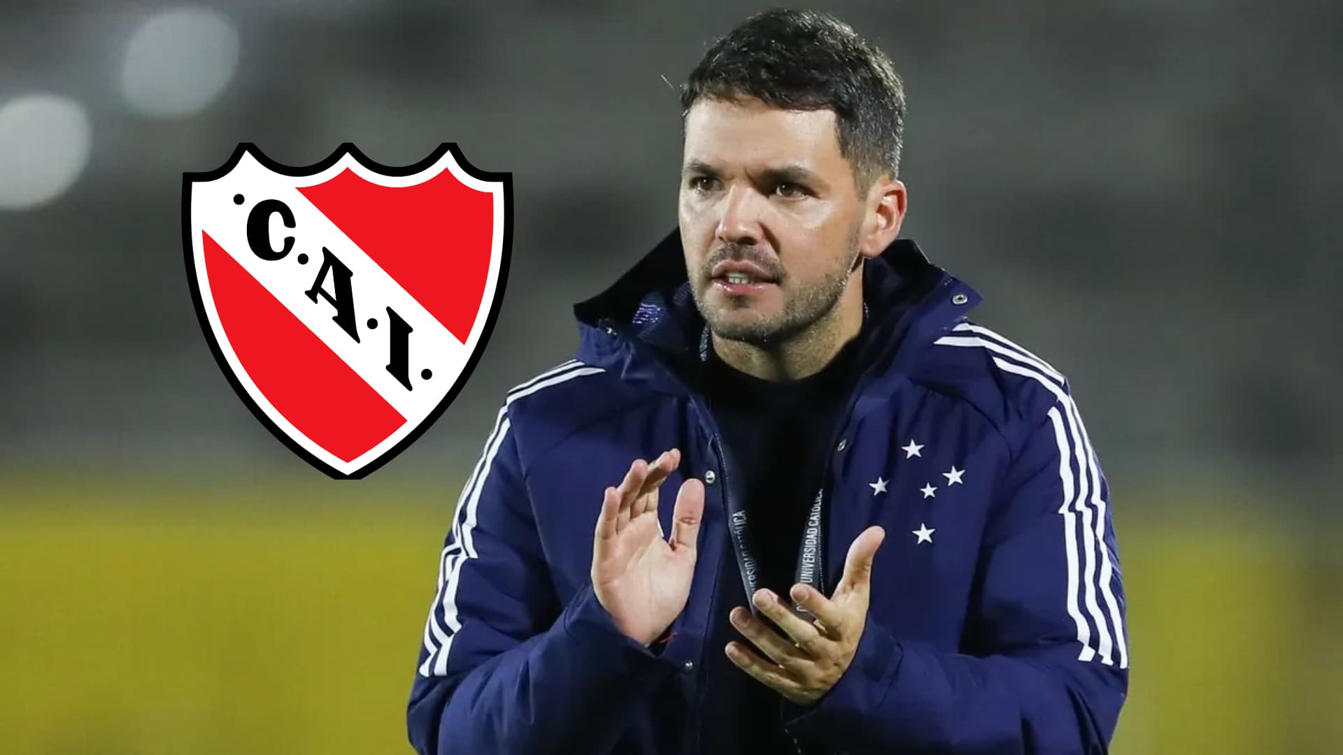 Fernando Larcamón dirigiendo un partido con Cruzeiro.