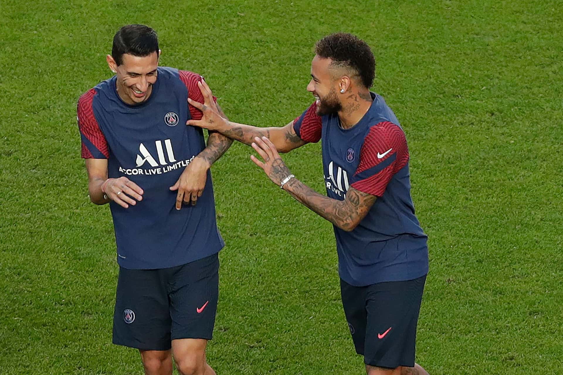 Fideo contó cómo cargan al brasileño por haberle ganado en el Maracaná el partido por el título.