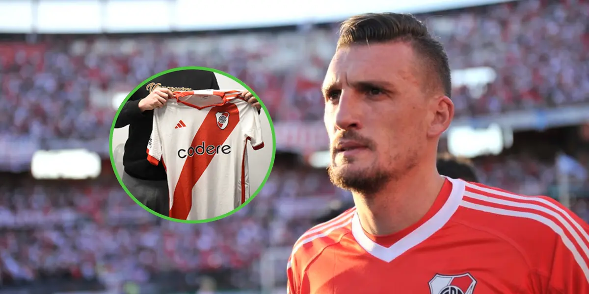 Franco Armani con la camiseta de River en la previa de un partido.
