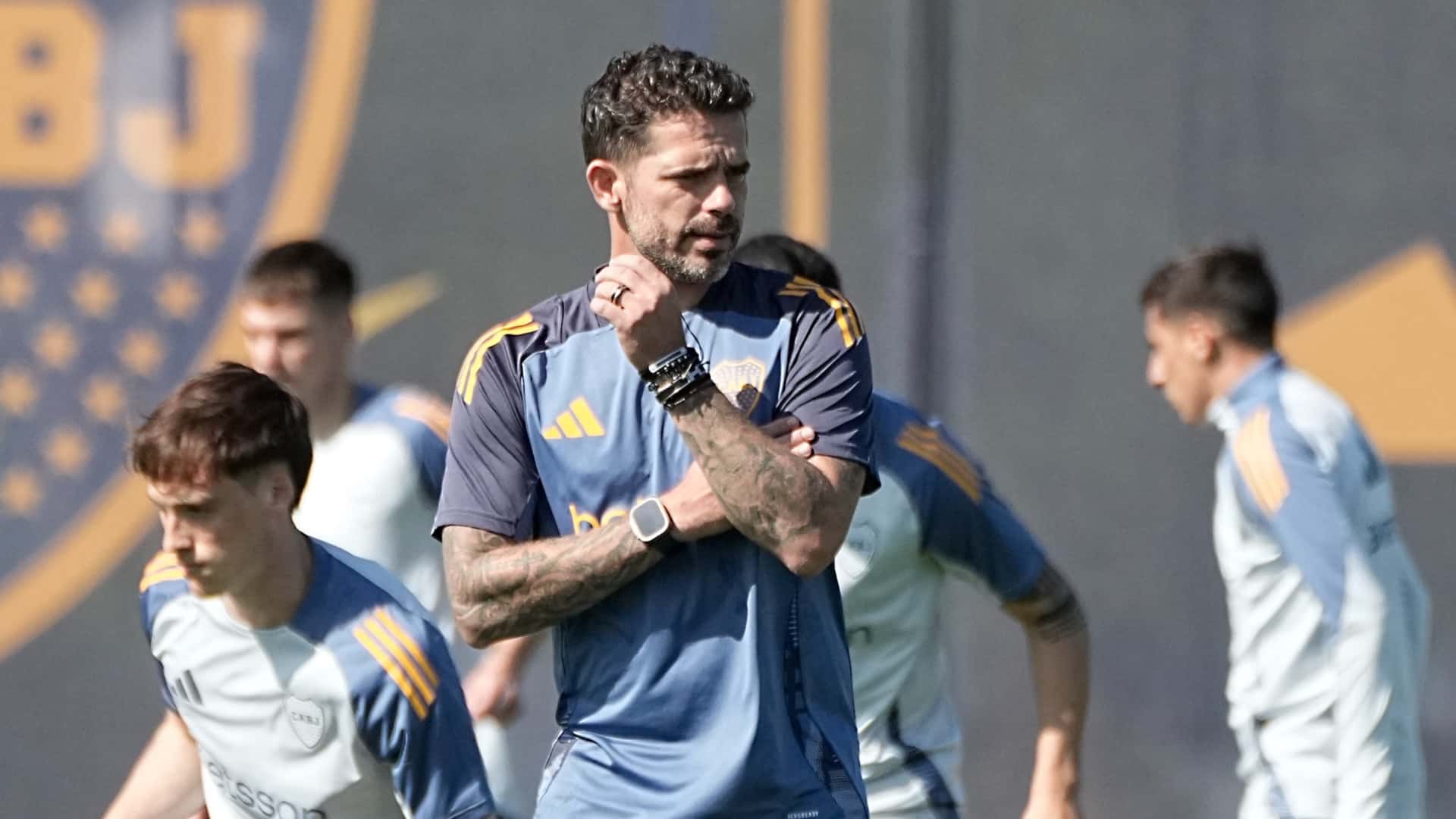 Gago deberá aprobar el arribo de este jugador (@bocajrsoficial).