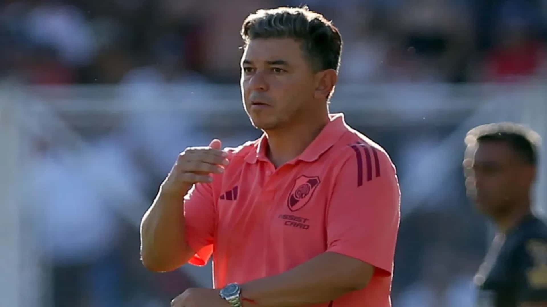 Gallardo tomó una decisión respecto al plantel para este lunes