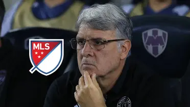 Gerardo Martino pensativo en el partido de Inter Miami contra Monterrey