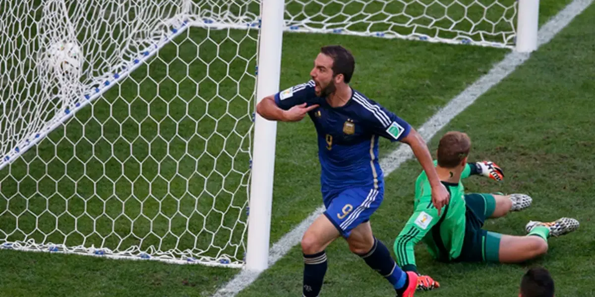 Gonzalo Higuaín anotó un gol que fue anulado en la final del Mundial de Brasil 2014.