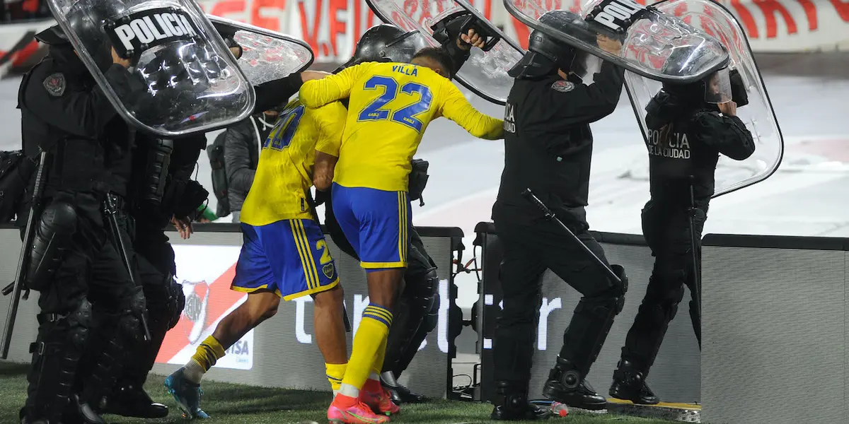 Hubo disturbios antes y después del partido en el estadio Monumental, cotejo que terminó ganando el Xeneize 1 a 0.