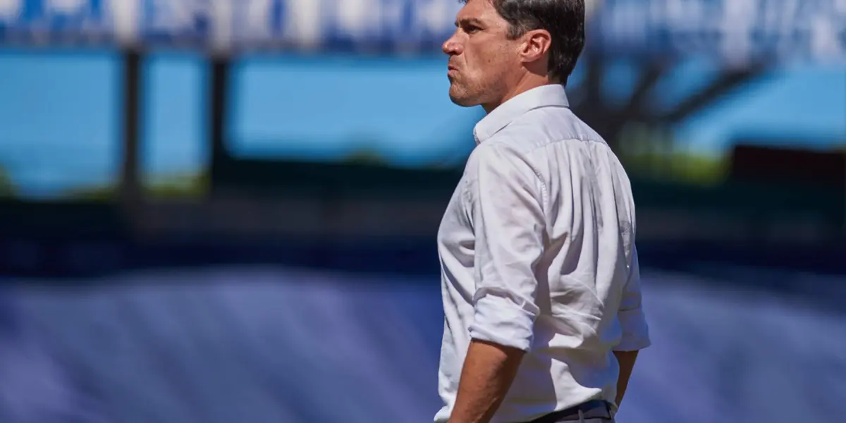 Internacional de Porto Alegre se suma al interés del Ciclón por el entrenador uruguayo.