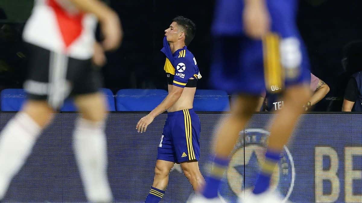 Jorman Campuzano se hizo expulsar ayer frente a River Plate y ahora se podría perder el duelo ante Santos por Copa Libertadores.