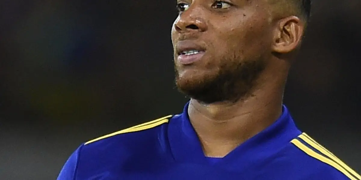 Juan Román Riquelme piensa en el jugador que llegará ante la salida de Guillermo Matías Fernández, y un chileno está en lista.