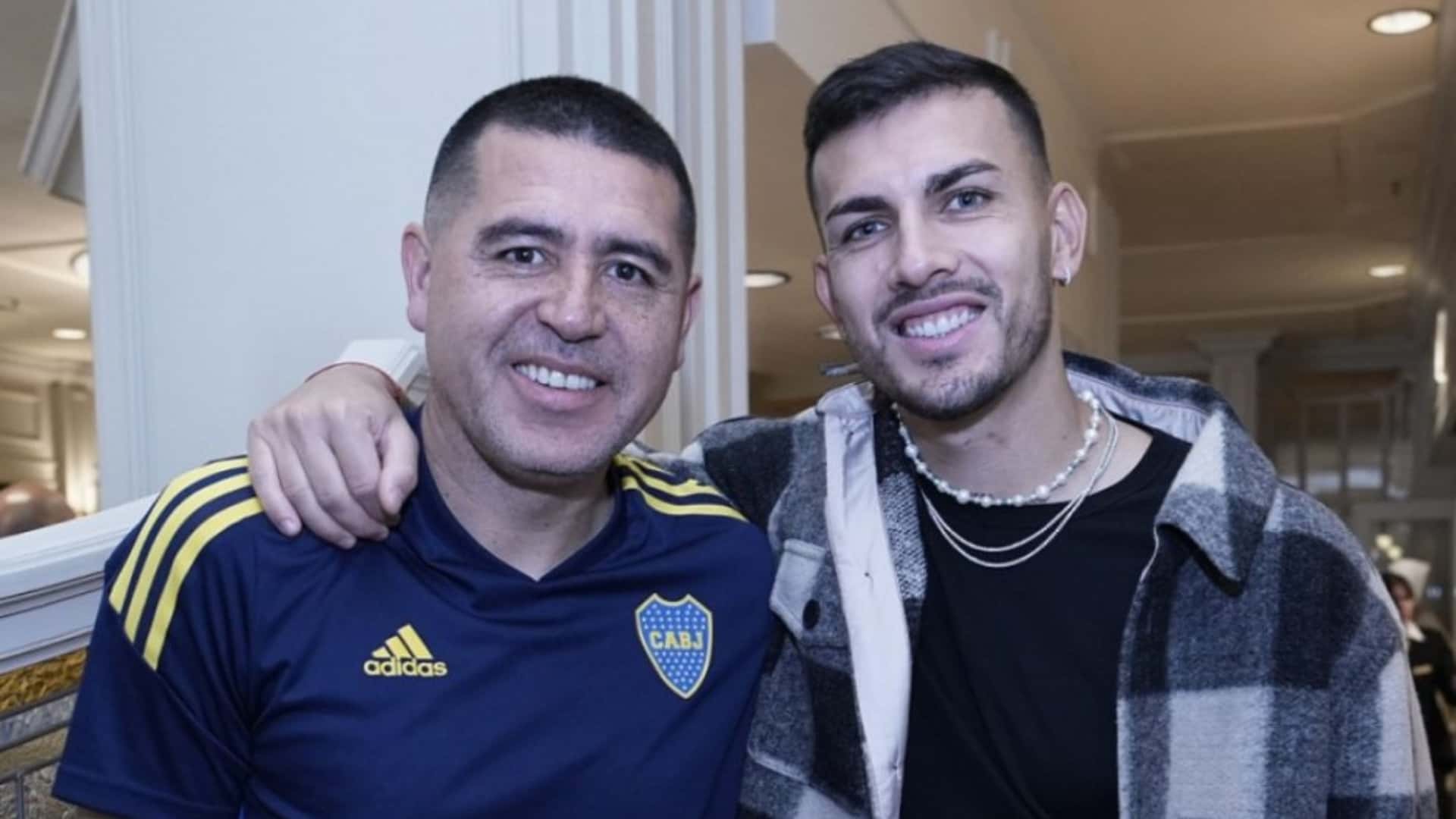 Juan Román Riquelme y Leandro Paredes