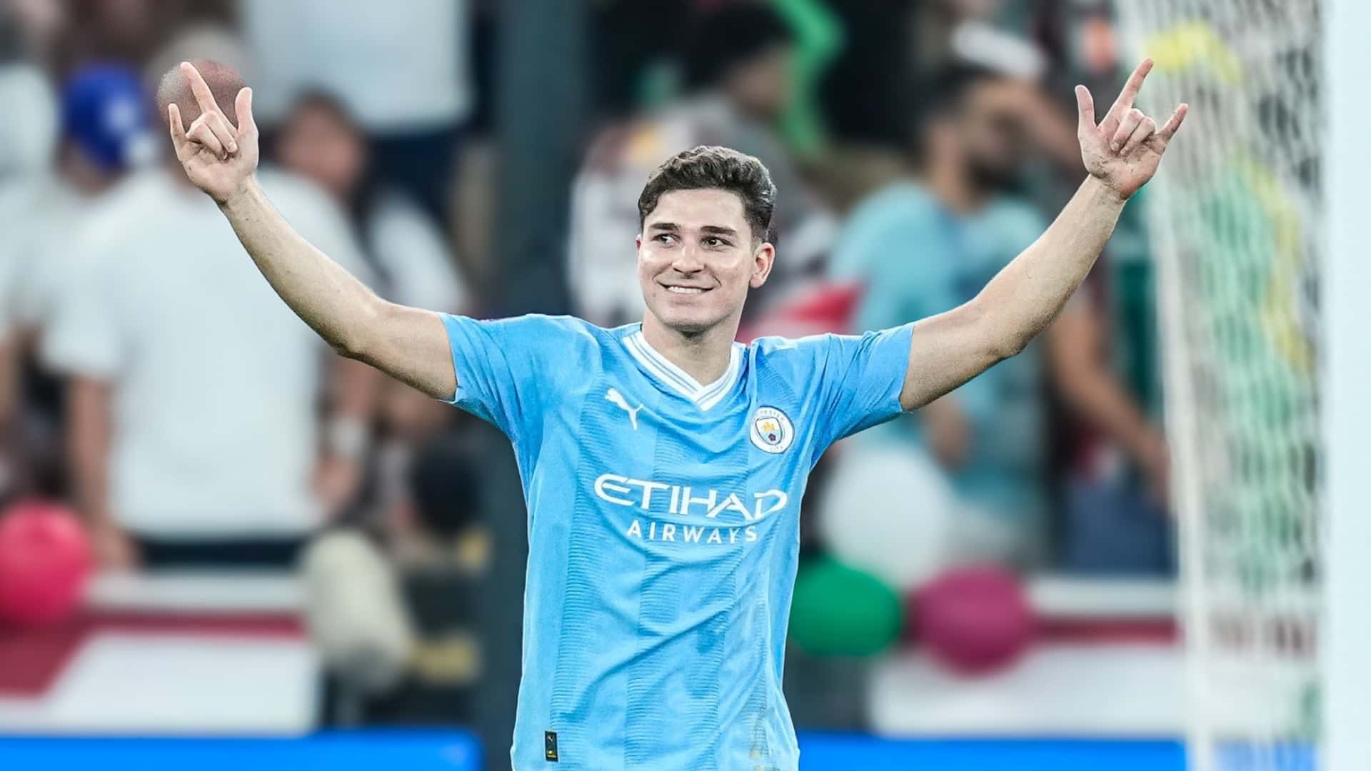 Julián Álvarez celebrando su gol en Manchester City