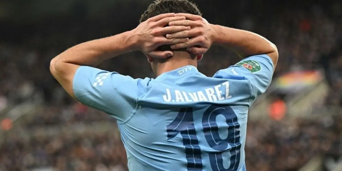 Julián Álvarez fue abucheado por los hinchas del Manchester City