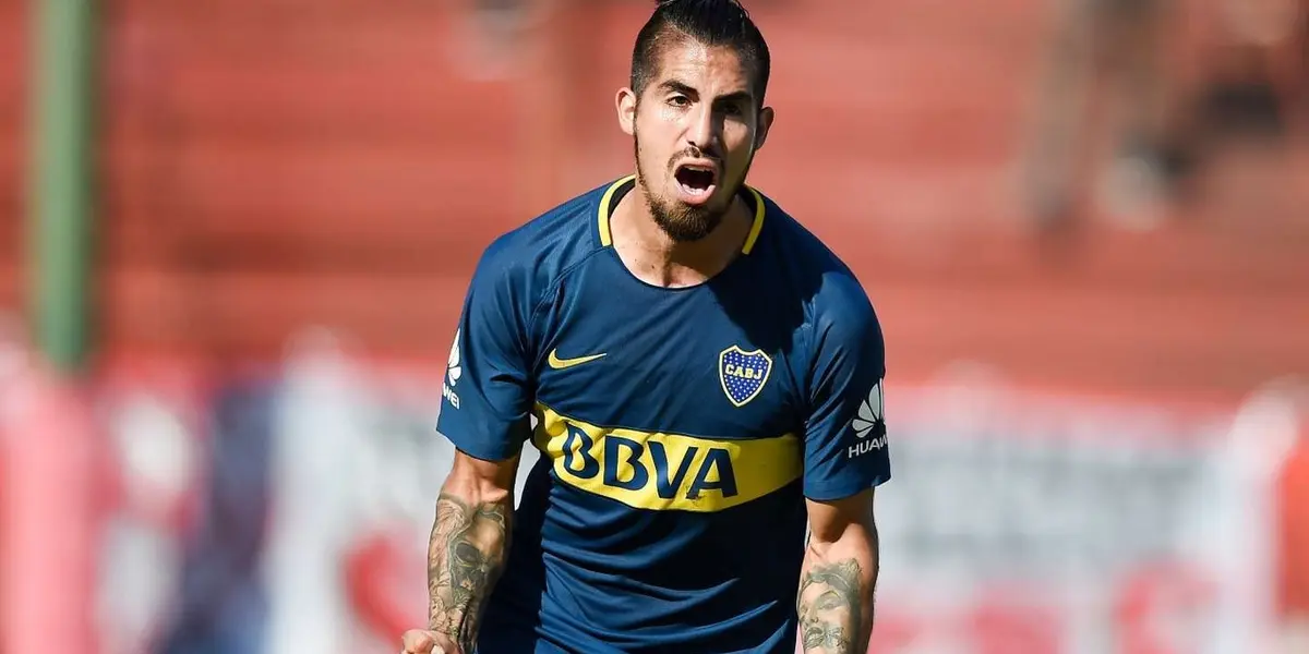 Junior Benítez fue detenido y acusado de golpear a su expareja y al padre de ella. Al apresarlo debieron hospitalizado ya que se encontraba muy alterado.