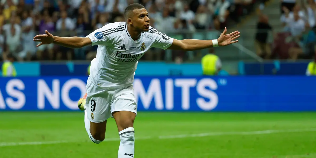 Kylian Mbappé festejando su primer gol con el Real Madrid. (Foto: EFE)