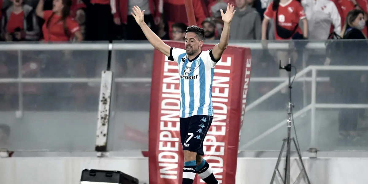 La Academia se hizo fuerte en el Libertadores de América, venció 2 a 1 al Rojo y alcanzó la cima de la Zona A.