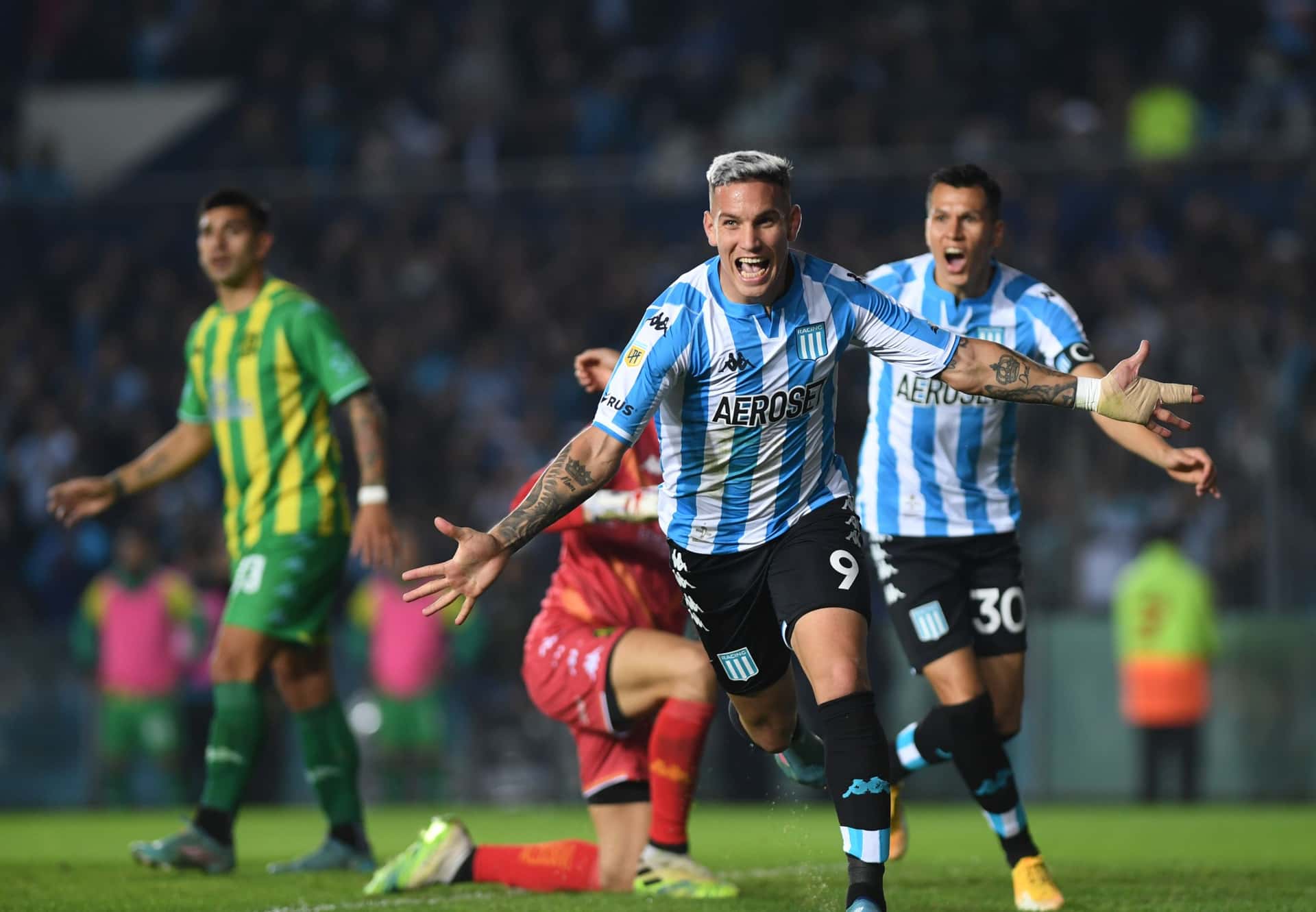 La Academia se impuso por 5 a 0 frente a Aldosivi y espera rival en semis del ganador entre Tigre y Boca.