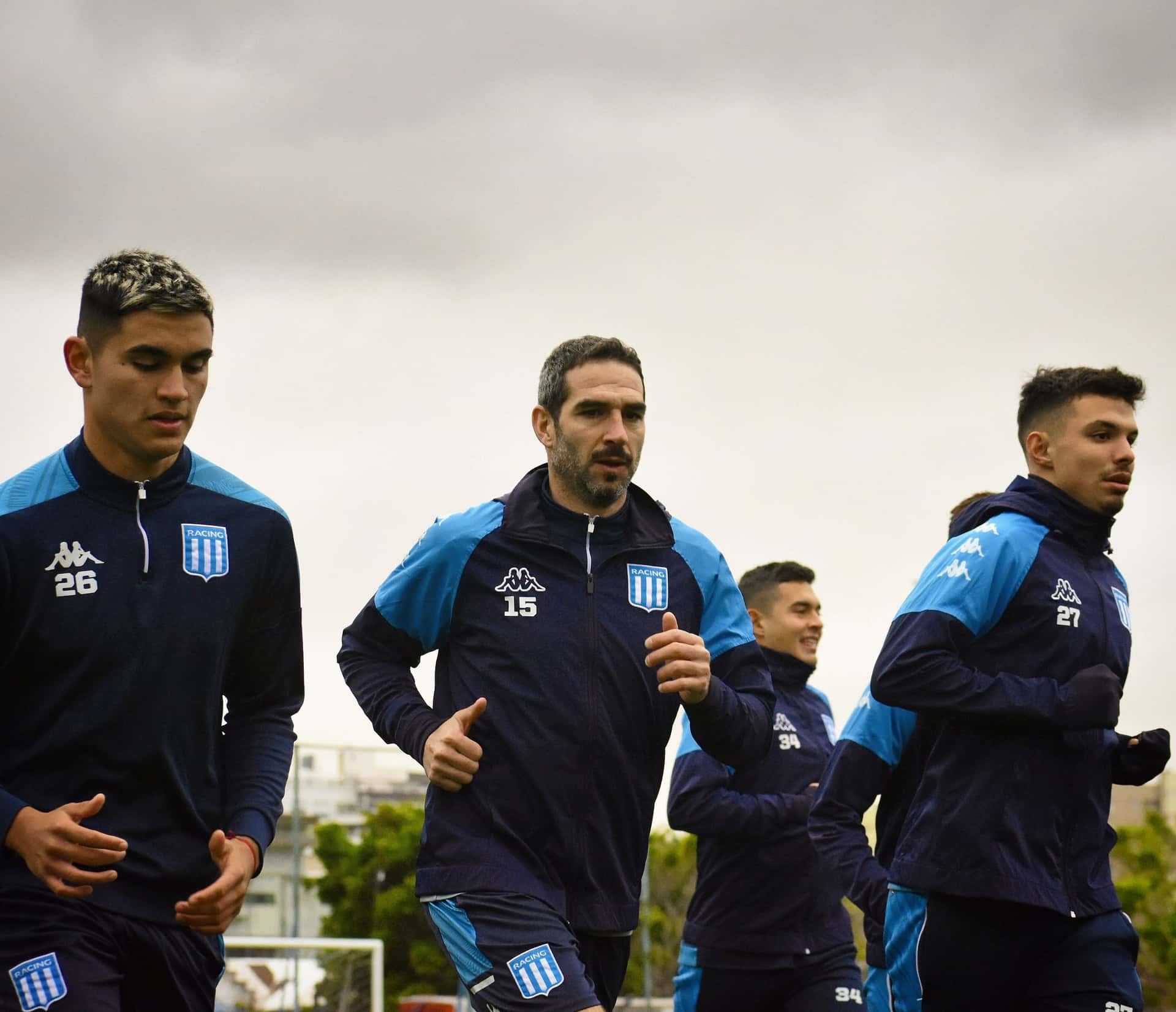 La Academia se mueve en el mercado y suma su segunda incorporación.
