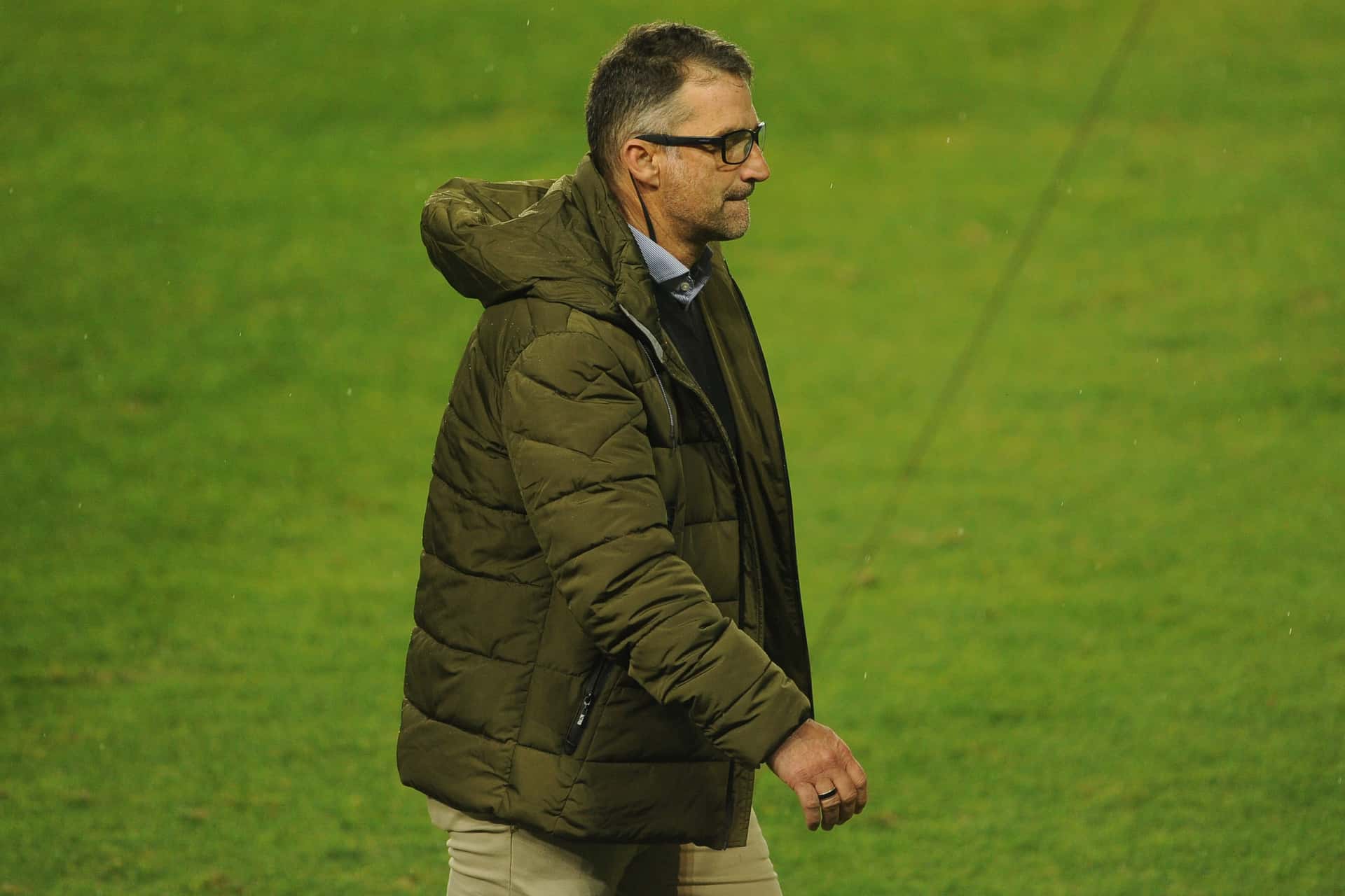La Academia se quedó sin entrenador tras la derrota en el clásico y ya busca alguien que ocupe el puesto vacante.