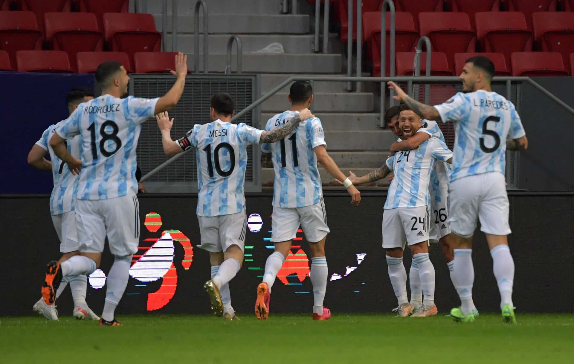 La Albiceleste se impuso por 1-0 ante el seleccionado guaraní por la tercera fecha del certamen.