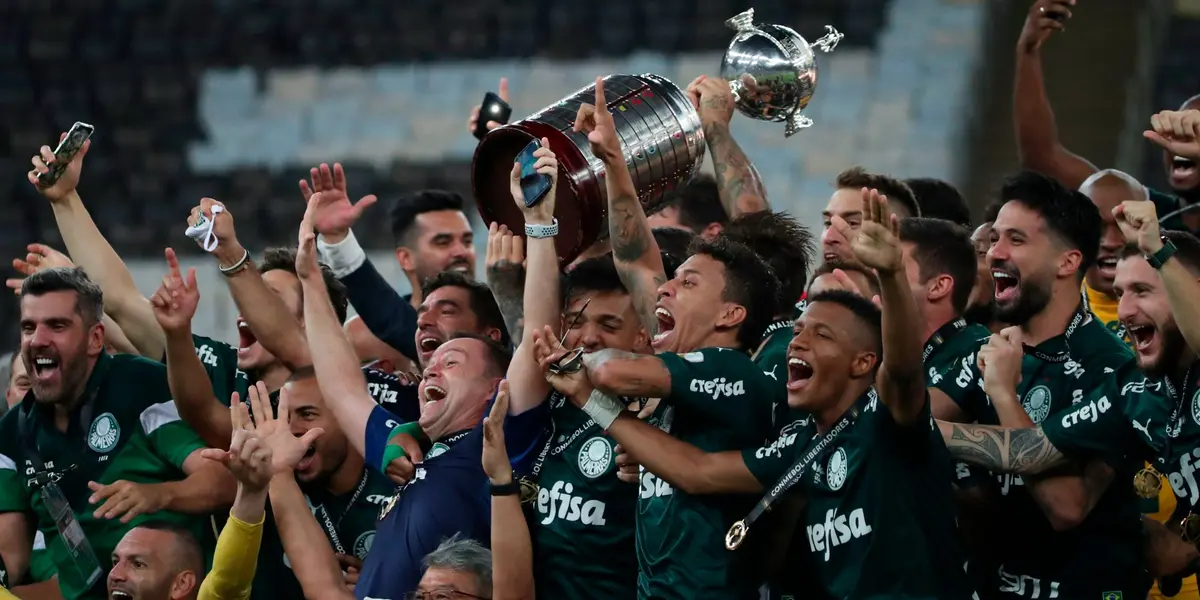 La Copa Libertadores está en plena actividad y mientras se espera que los clubes lleguen a las instancias finales ya se definió la sede de la final, será el Estadio Centenario de Montevideo ¿Cuándo se estará jugando el partido consagratorio? Enterate de toda la información acá.