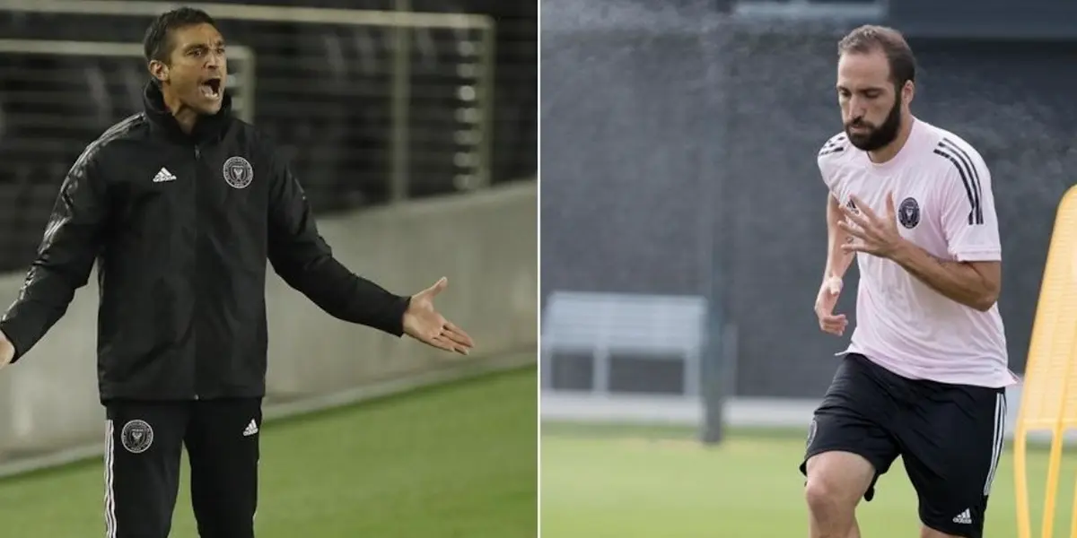 La expulsión de Gonzalo Higuaín no gustó nada a Diego Alonso, quien no dudó en dar con todo a Gonzalo Higuaín.