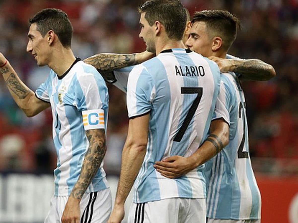 La FIFA ha modificado su reglamento que obliga a clubes a ceder jugadores a las selecciones nacionales.Las entidades más importantes del fútbol, como FIFA y CONMEBOL, buscan respetar los reglamentos que manejan varios países en cuanto al cuidado y asilamiento de personas que se trasladen de un país a otro, por lo cual han tomado una decisión.