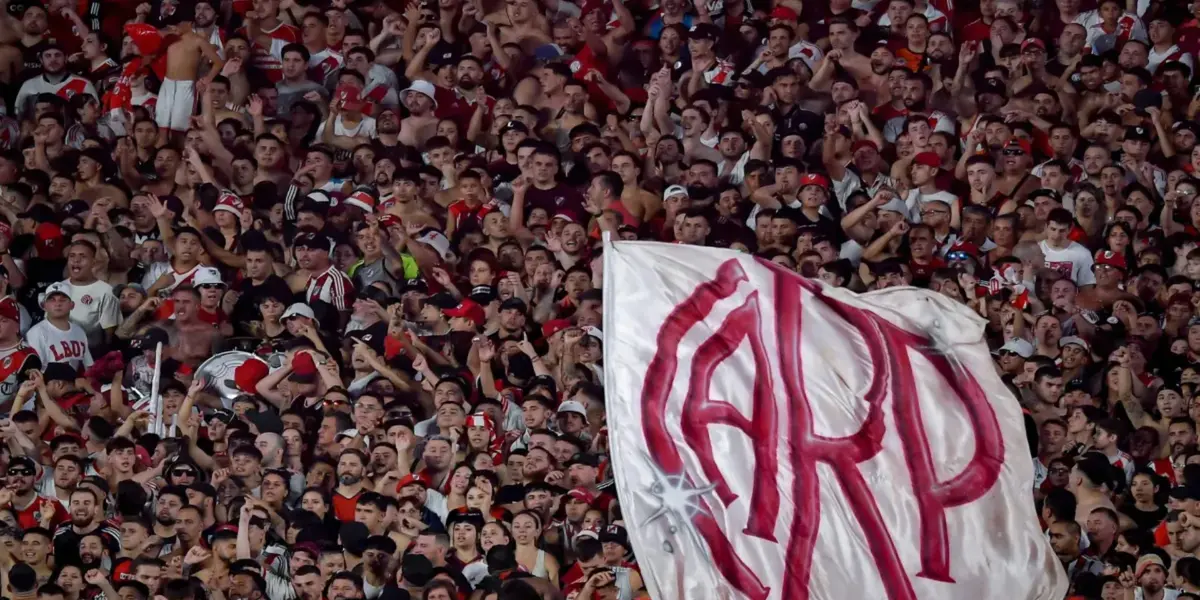 La furia de la gente de River con un jugador (Marca)