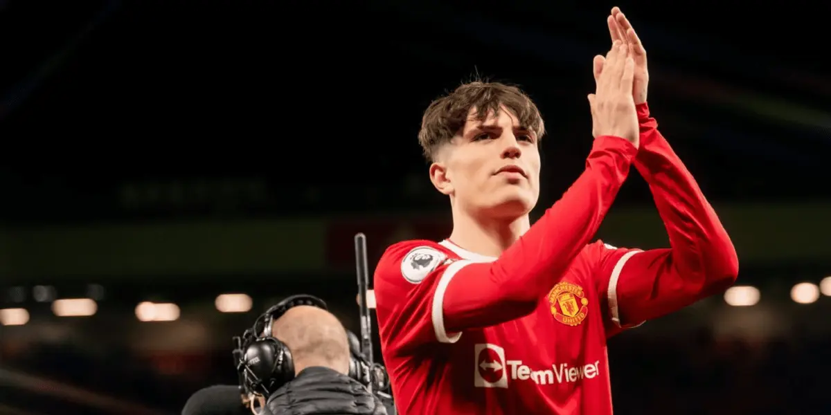 La joven joya argentina tendrá mayor protagonismo en el equipo dirigido por Erik ten Hag