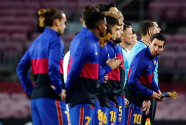 La junta directiva de Fútbol Club Barcelona está dispuesta a hacer todo para que Lionel Messi se quede, sacrificando a 5 jugadores por su renovación.
 