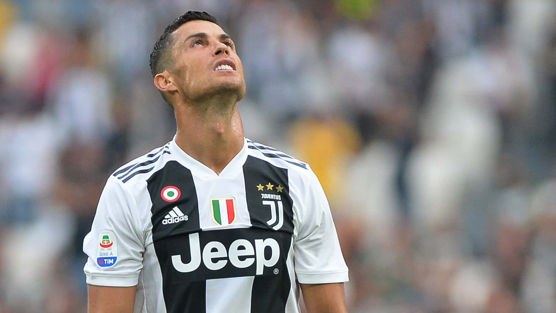 La Juventus no tuvo de arranque a Cristiano Ronaldo en la primera jornada de la Serie A ante el Udinese y según la prensa de Europa, el portugués pidió ir al banco de suplentes ya que está a la espera de tomar una decisión sobre su futuro ¿Se va del elenco italiano? Enterate toda la información acá