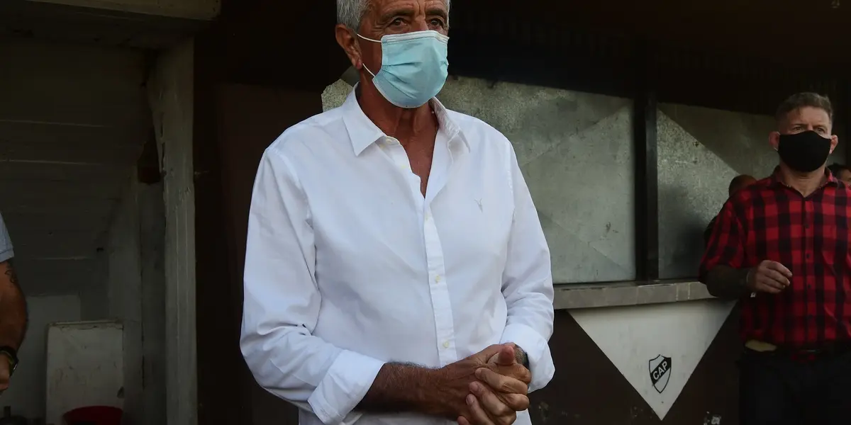 La marca Codere aparecerá primero en las mangas y, luego, se transformará en el main sponsor.