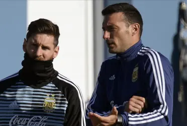 La noticia de la salida de Lionel Messi de FC Barcelona no tardó en llegar a la Selección de Fútbol de Argentina.