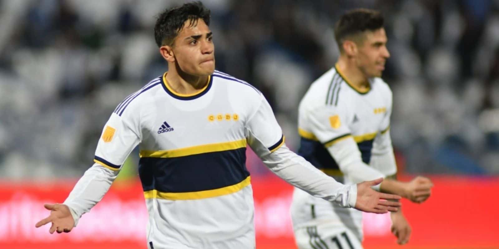 La nueva joya del Xeneize expuso en redes algo que hizo fuera de las canchas y los fanáticos lo cuestionaron.