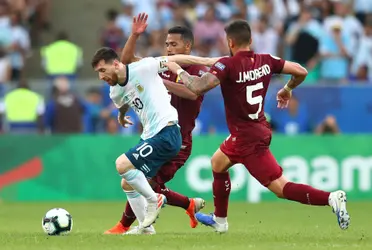 La Selección Argentina visita a Venezuela el próximo dos de septiembre en Caracas por la triple fecha de eliminatorias sudamericanas rumbo al Mundial de Qatar 2022. El último encuentro por este certamen de visitante fue en 2016 y terminó 2-2 ¿Cómo es el historial de la Albiceleste en su visita con la Vinotinto? Enterate de toda la información acá.