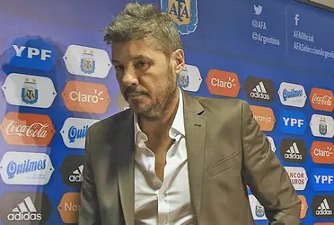 La suma de casos por covid llevaría a retrasar el inicio del fútbol profesional en al Argentina.