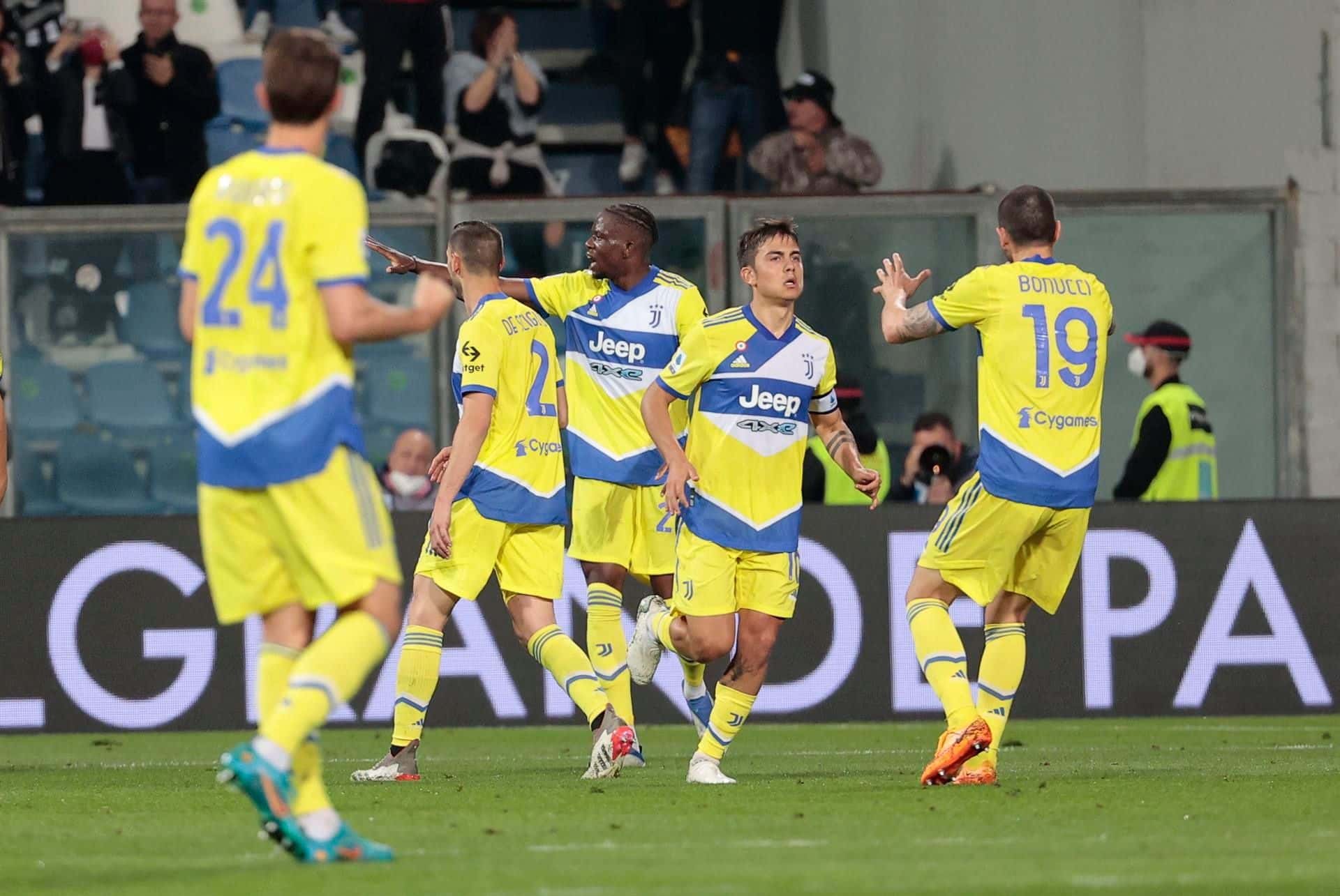 La Vecchia Signora se impuso 2 a 1 ante Sassuolo y quedó en la cuarta posición de la Serie A. El cordobés marcó un lindo gol.