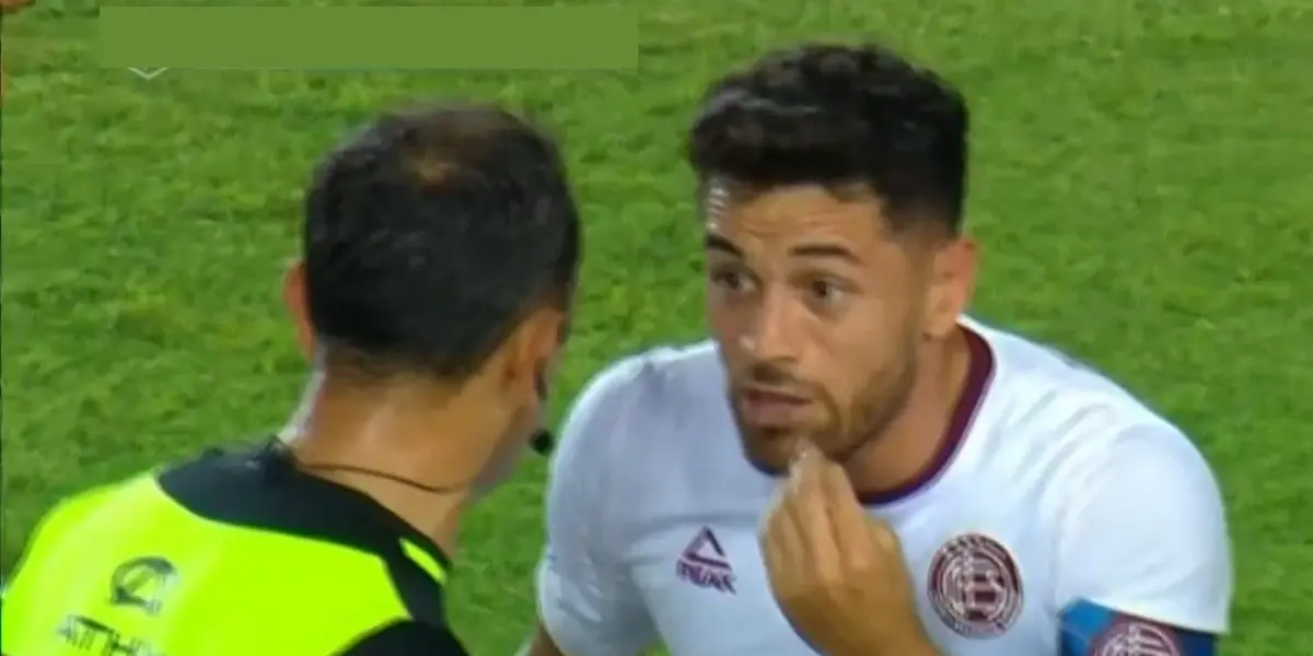 Lautaro Acosta, de Lanús, y Juan Insaurralde, de Independiente, fueron suspendidos por episodios de indisciplina en un partido de fútbol.