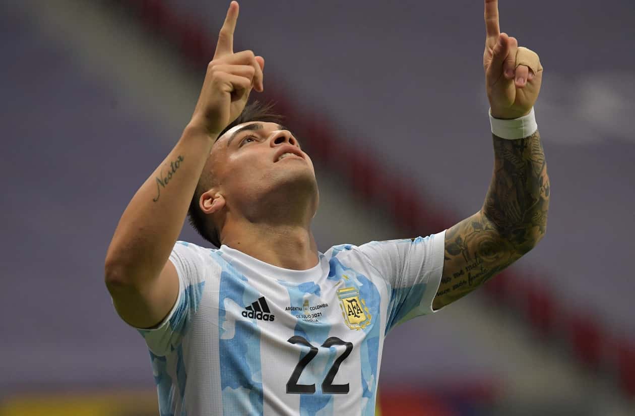 Lautaro Martínez es uno de los mejores delanteros del mundo en la actualidad y por este motivo el Tottenham de Inglaterra desembolsaría 70 millones para llevarse al argentino ¿Qué piensa sobre esto el Inter? Enterate de todas las novedades acá.