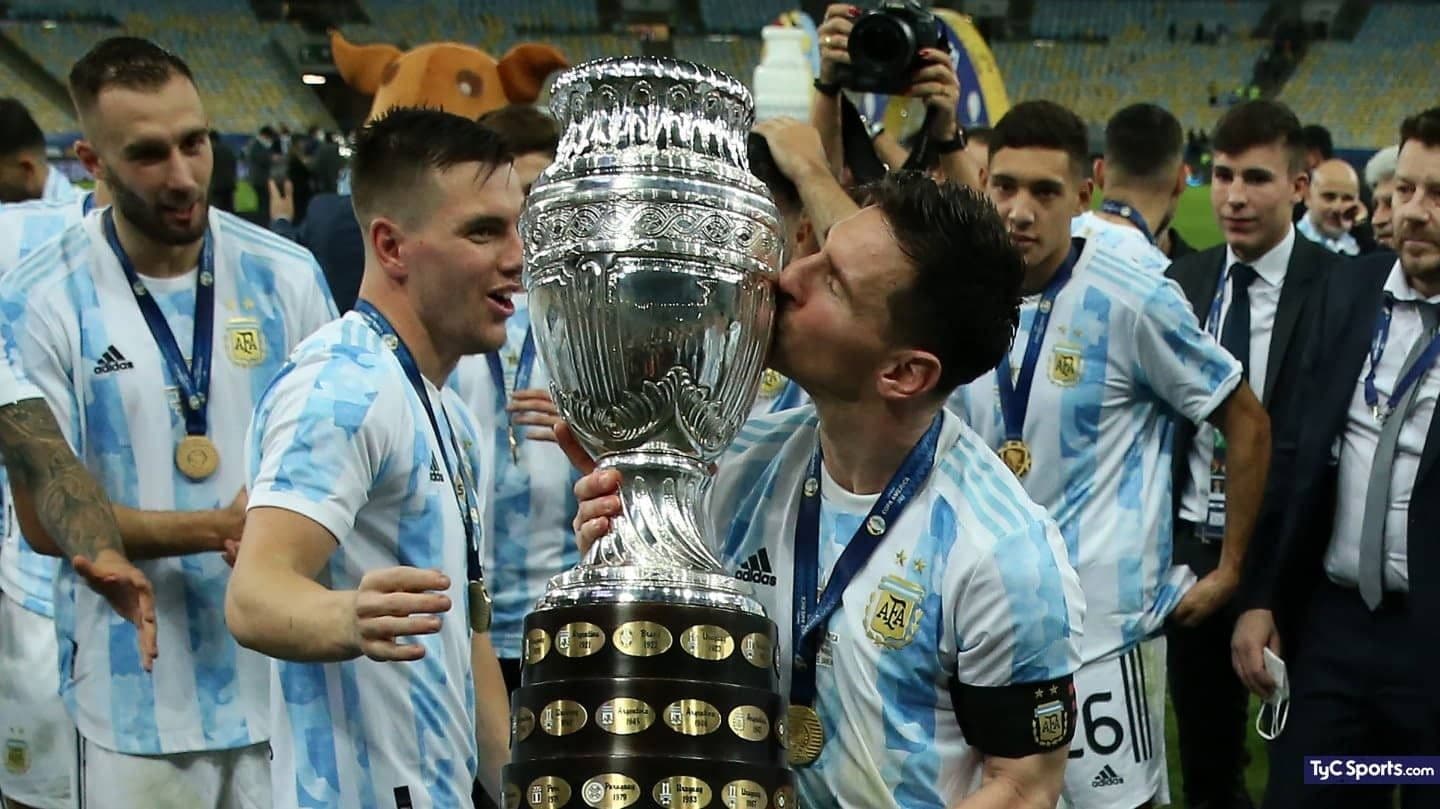 Leo dio su arenga en la previa de la final ene l Maracaná ante Brasil.