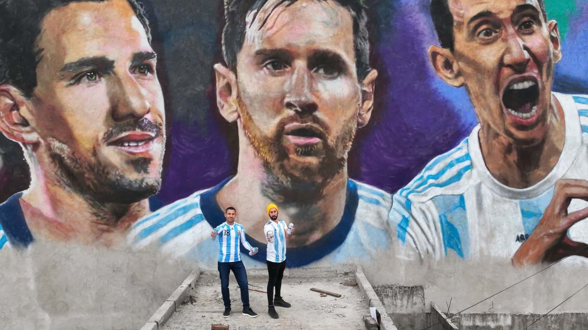 Leo está acompañado de dos jugadores más que han vestido los colores de la Selección Argentina.