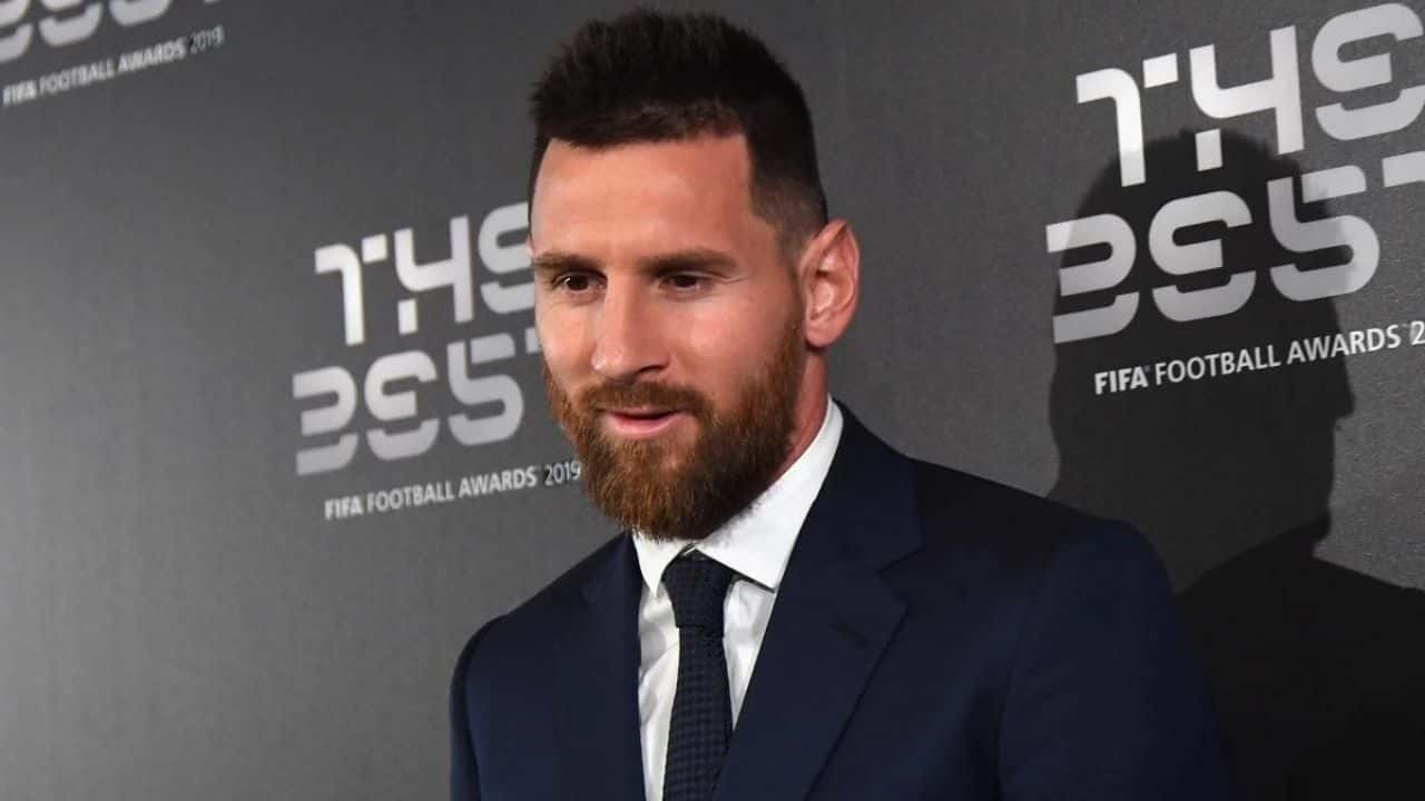 Leo está entre los candidatos para hacerse con el premio que entrega la FIFA al mejor futbolista del pasado año.