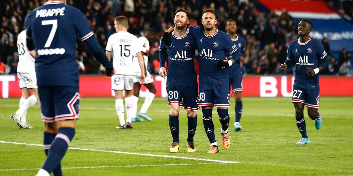 Leo jugó un gran partido en el triunfo del PSG 6 a 1 ante Clermont para seguir en lo más alto de la Ligue 1.