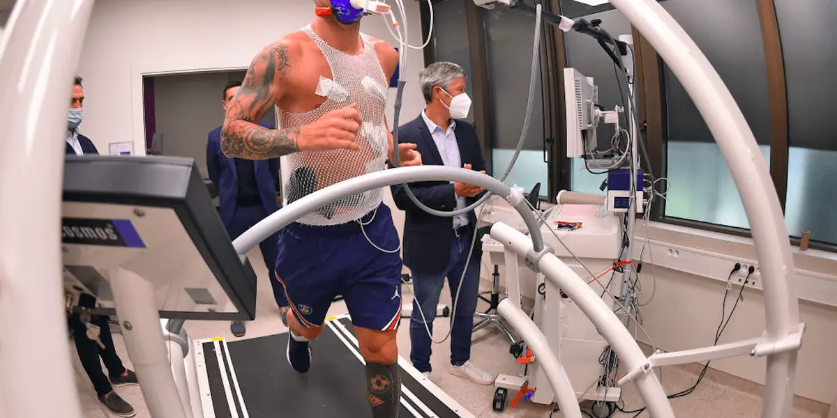 Leo se tuvo que hacer controles luego de ser positivo de covid. En caso de que no exista complicación, se sumará a las prácticas bajo las órdenes de Pochettino.