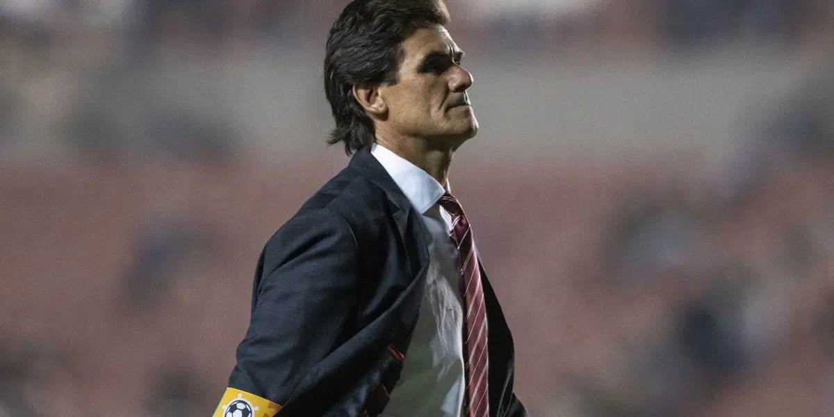 Leonel Rocco, denunciado por violencia, presentó la renuncia al cargo de entrenador de Defensor Sporting.