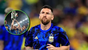 Lionel Messi con la camiseta pre-match de Argentina.