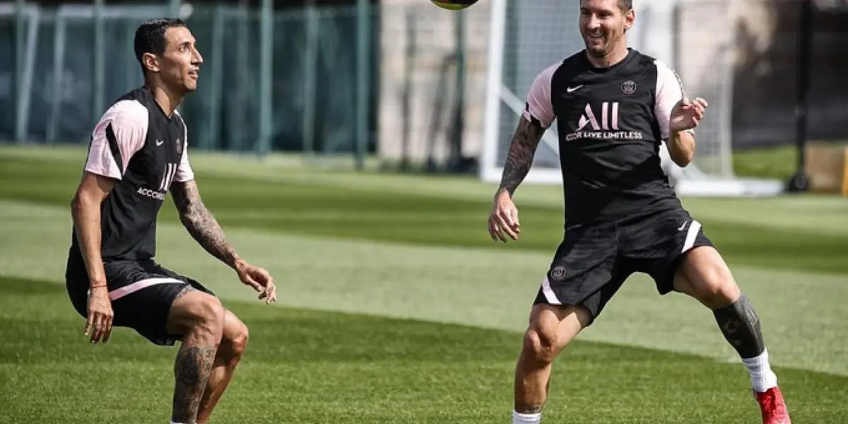 Lionel Messi definitivamente volvió a las canchas, luego de un mes de estar parado por las vacaciones que le correspondían y su alejamiento del Barcelona, ya establecido en PSG se pone a punto para debutar en el primer equipo. Te mostramos las mejores imágenes de su primer entrenamiento.