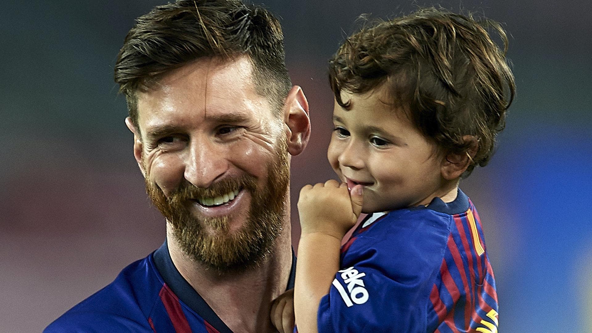 Lionel Messi disfruta sus vacaciones junto a su familia y en uno de los videos subidos por el propio futbolista se vio a su hijo Mateo Messi con mucha habilidad para tratar la pelota. ¿Llegará a ser como el padre? Mira el video y toda la información acá.