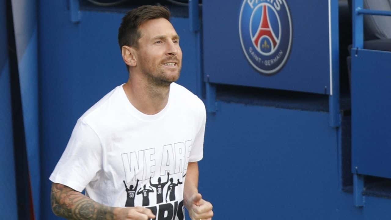 Lionel Messi fue presentado oficialmente en el PSG el último martes 10 de agosto, pero para verlo dentro del terreno de juego habrá que esperar a que se ponga en perfectas condiciones físicas ¿Por dónde vio el partido del Paris Saint-Germain ante el Racing de Estrasburgo el argentino? Enterate de todas las novedades acá.