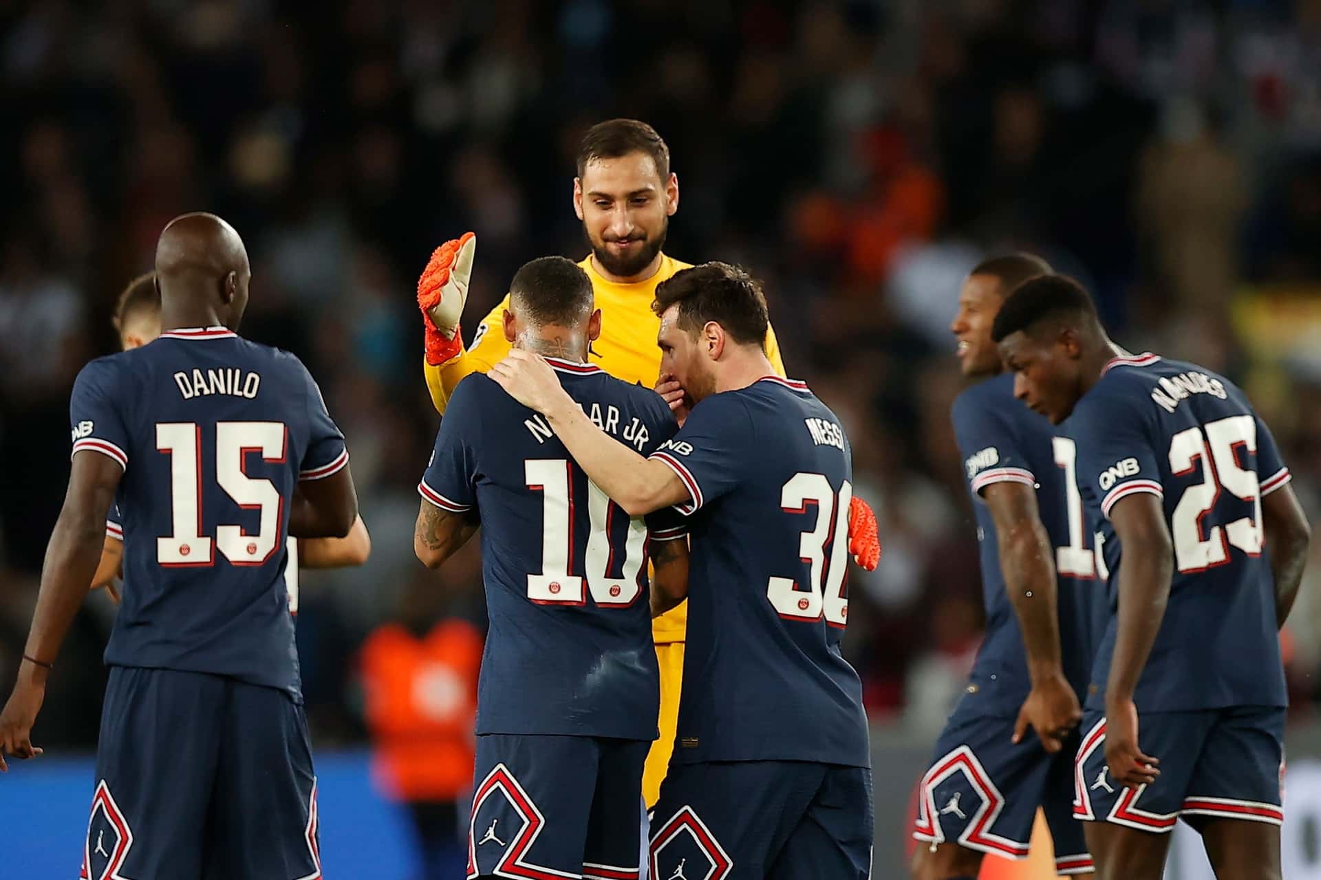 Lionel Messi, Juan Bernat, Sergio Rico y Nathan Bitumazala habían dado positivo en las últimas horas y ahora se suma Danilo al conjunto de la capital francesa. https://www.elfutbolero.com.ar/ligaprofesional/El-club-que-desea-que-Julian-Alvarez-se-vaya-de-River-al-futbol-europeo-20220102-0011.html