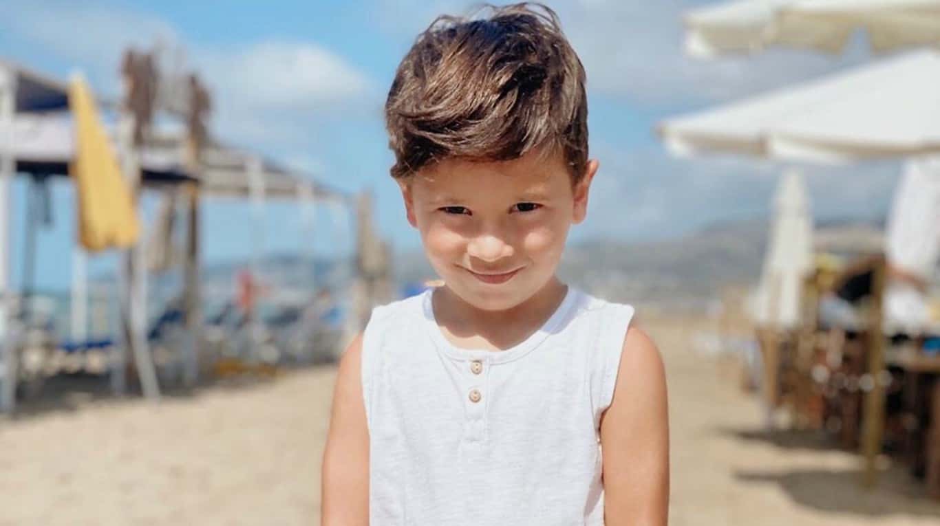 Lionel Messi junto a su familia ya se encuentran hospedados en París, y en la cuenta de Instagram de Antonela Rocuzzo, esposa de la Pulga, publicó un vídeo de Mateo, el hijo del medio, tratando muy bien a la pelota ¿Seguirá los pasos del padre? Enterate de toda la información acá.