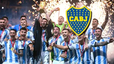 Lionel Messi levanta la Copa del Mundo.