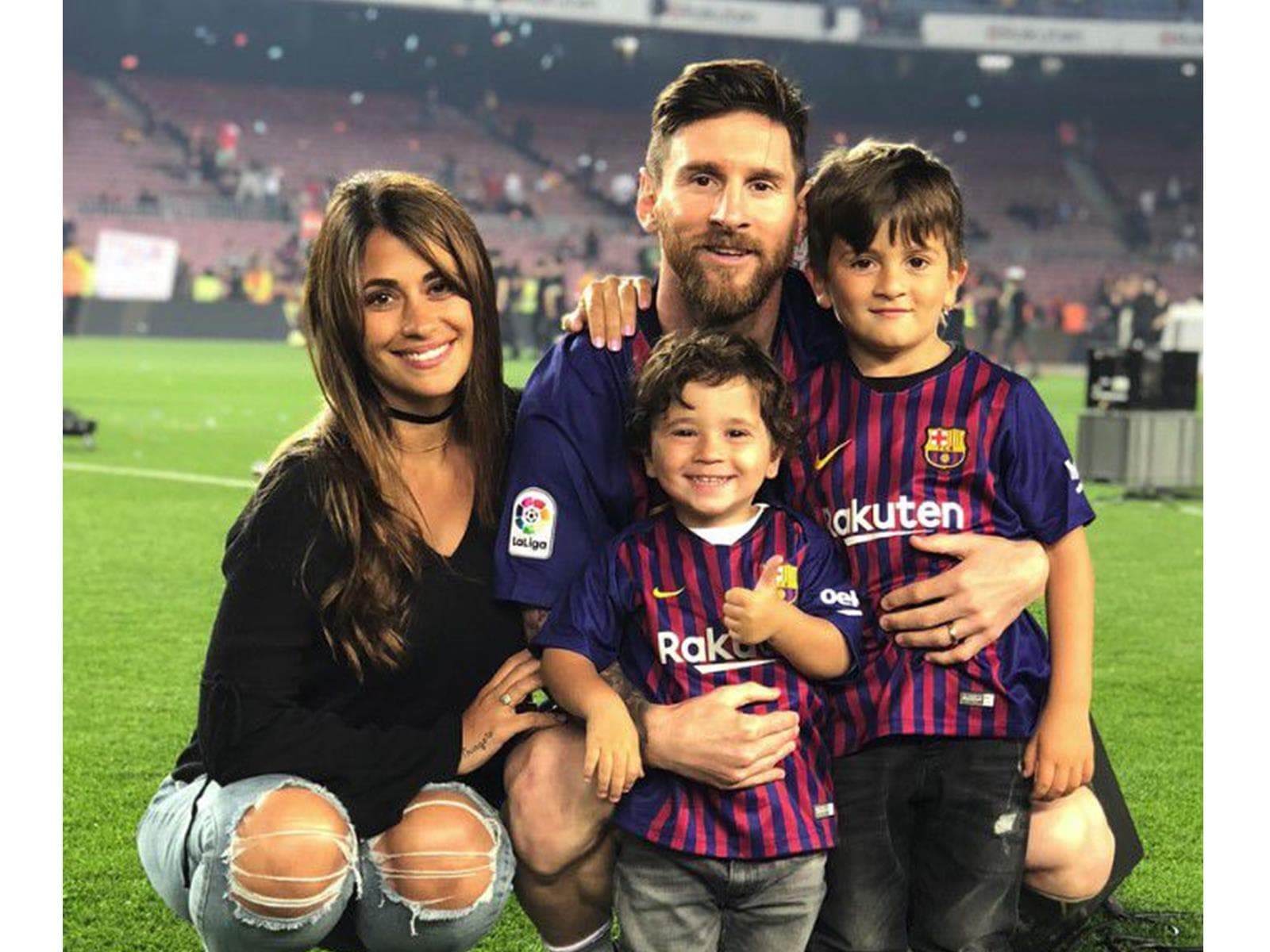 Lionel Messi luego de ser campeón de la Copa América disfruta de las vacaciones con su familia y en las redes sociales publica junto a su mujer, Antonela Rocuzzo, lo que hacen habitualmente en el día a día. Acá las mejores fotos de ambos.